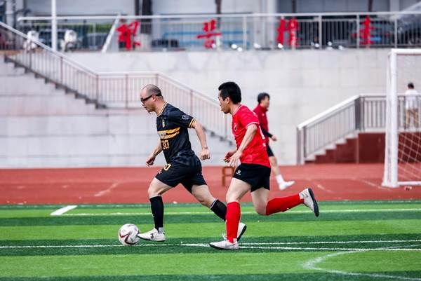 DFD323AD779BAAF6C5BDD421E46E5329